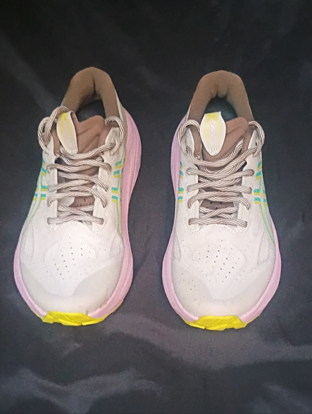 Asics Beige Athletic Sneakers With Pink Midsole And Yellow Toe